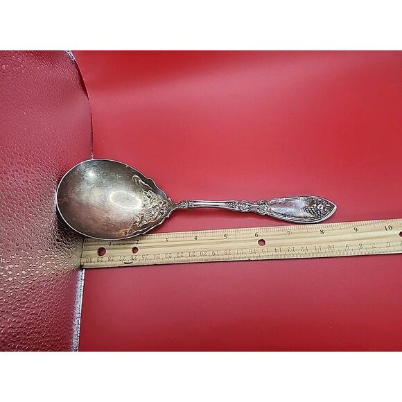 Antique 1908 Rogers LA VIGNE Solid Smooth Casserole Spoon 8 7/8" A1 Silverplate - Picture 2 of 7